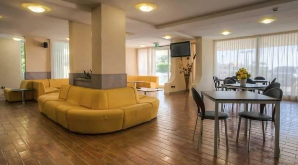 Hotel Tilmar Rimini 3*,